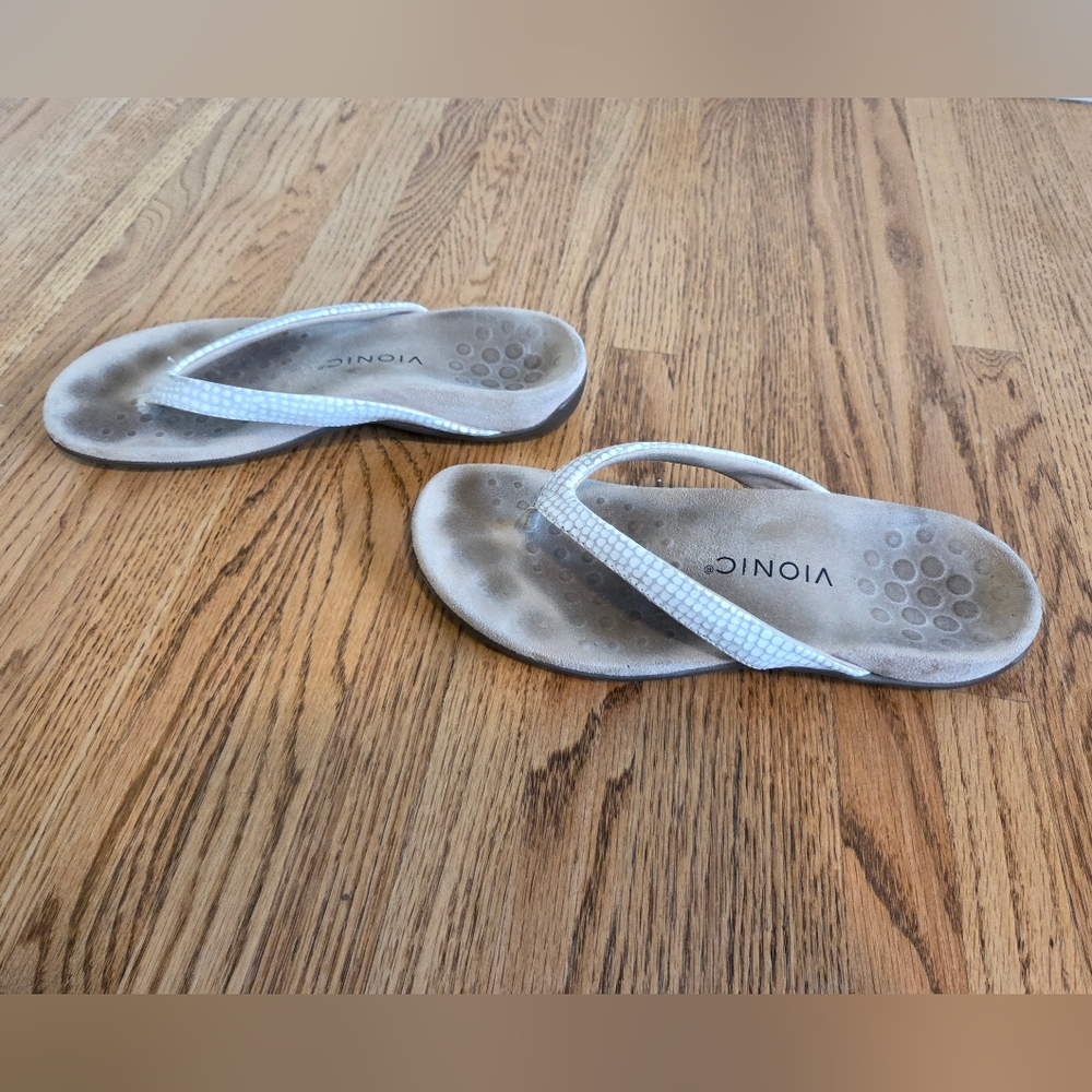 38 Vionic Leather Sandals - Picture 3 of 5